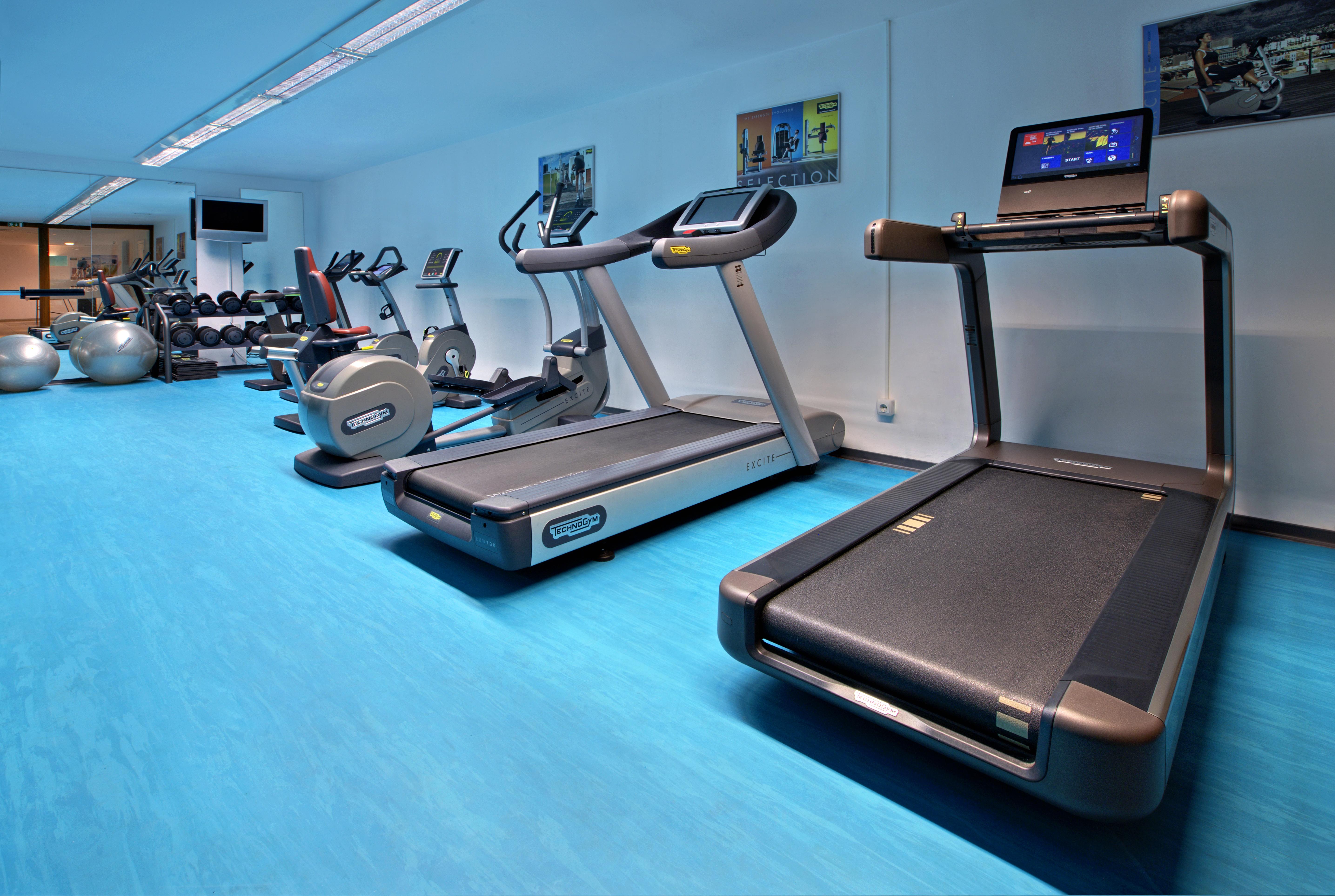Kempinski Hotel Grand Arena Bansko Luaran gambar A gym