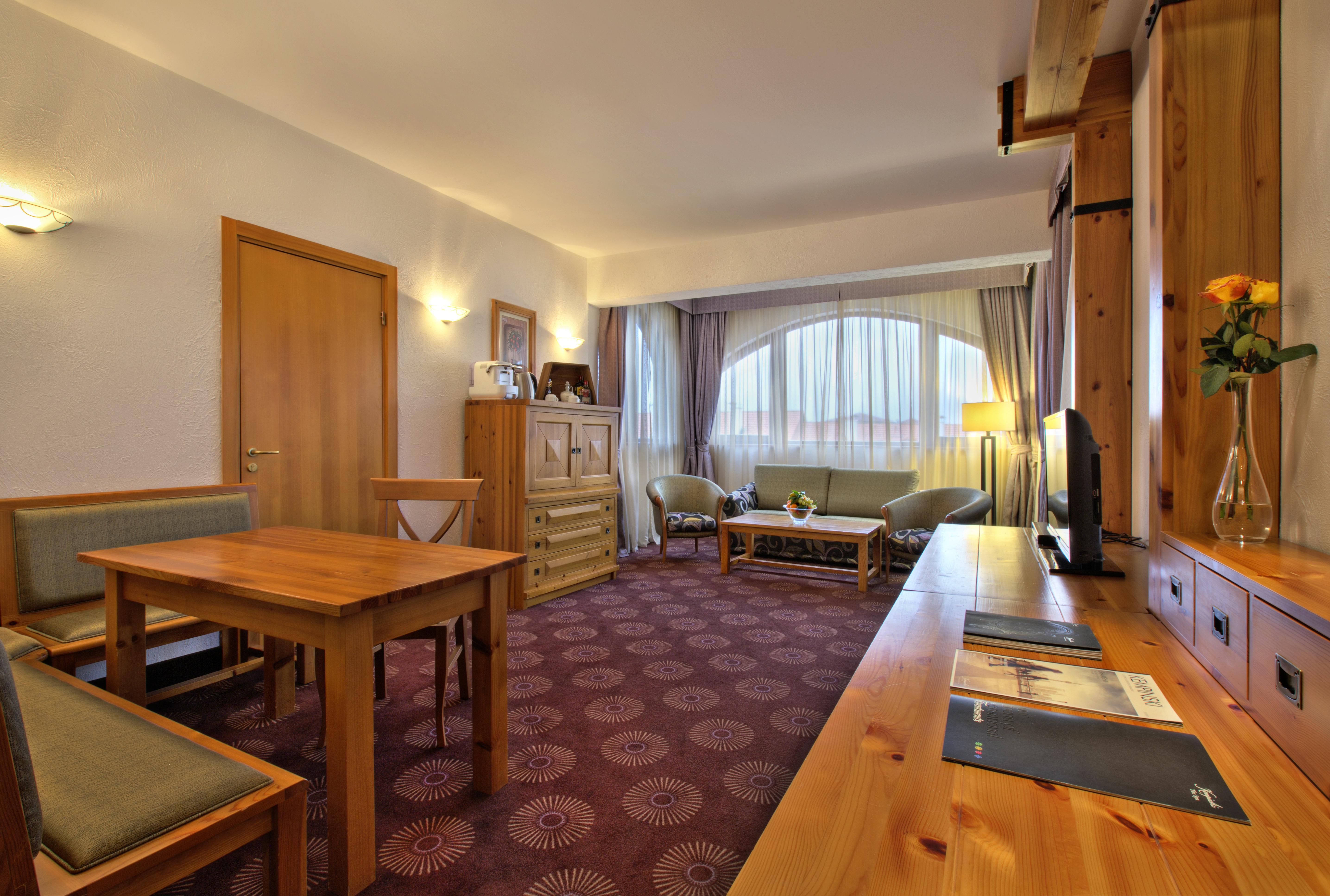 Kempinski Hotel Grand Arena Bansko Luaran gambar A typical hotel room