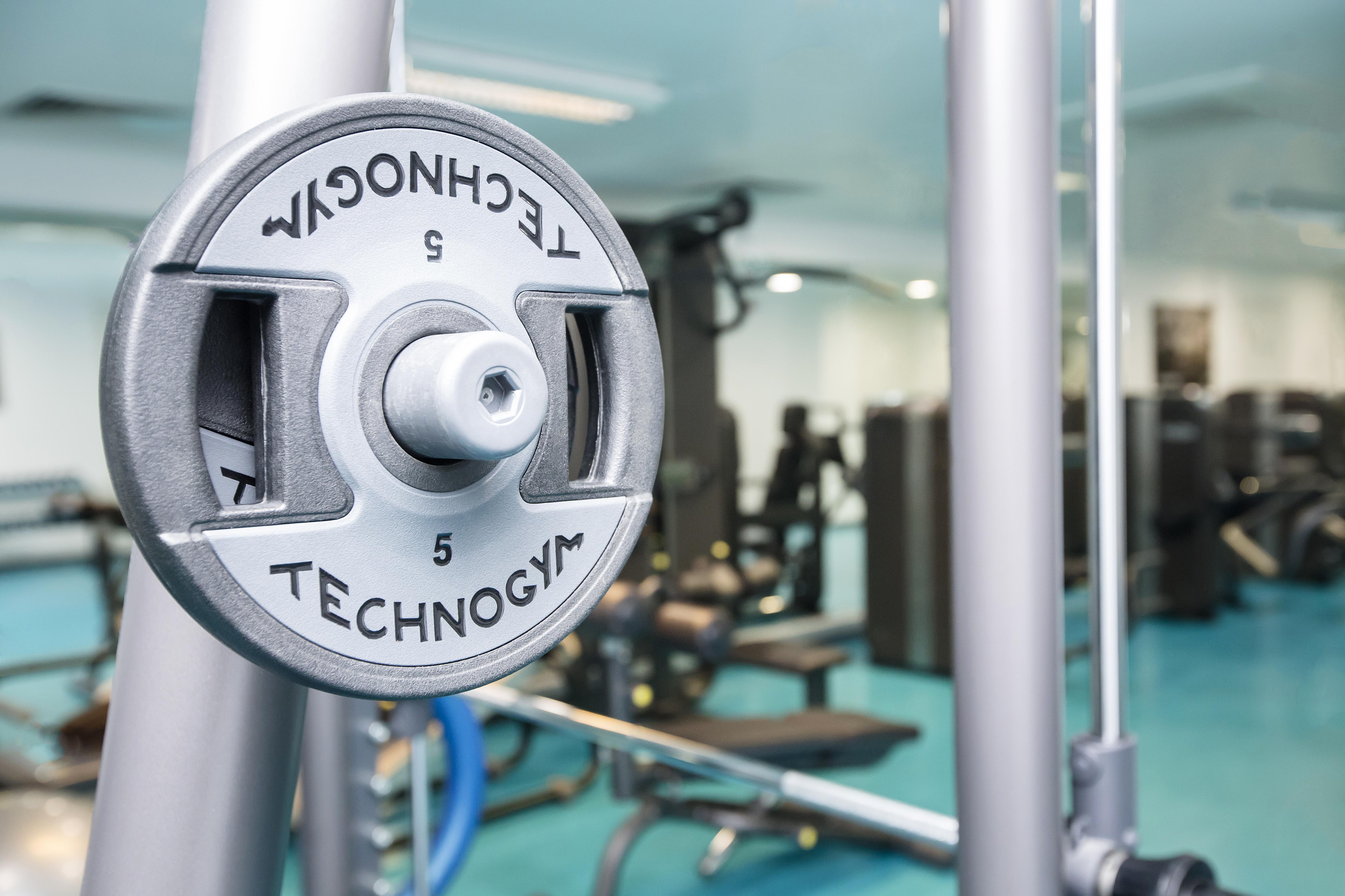 Kempinski Hotel Grand Arena Bansko Luaran gambar A Technogym weight plate