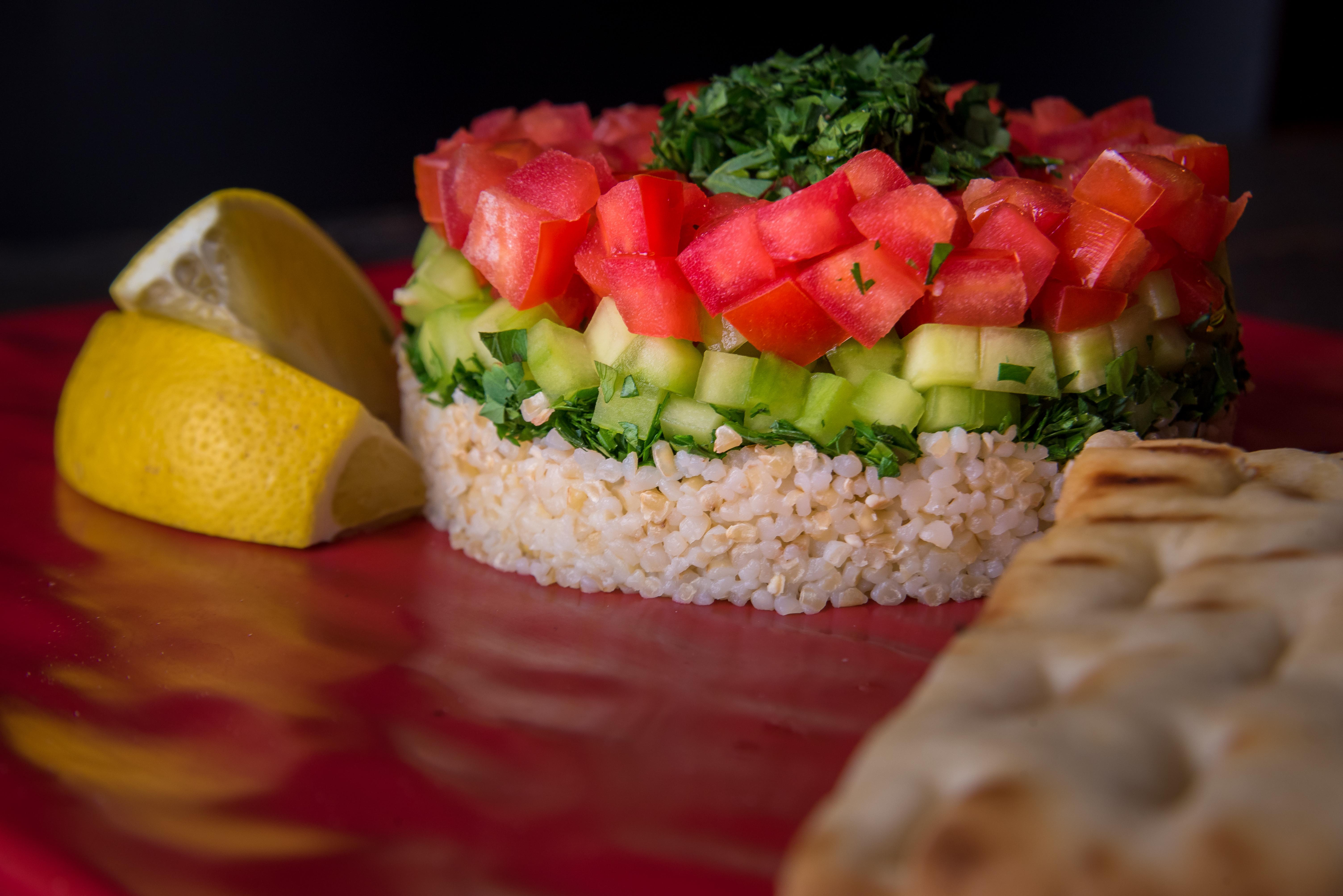 Kempinski Hotel Grand Arena Bansko Luaran gambar A sushi cake