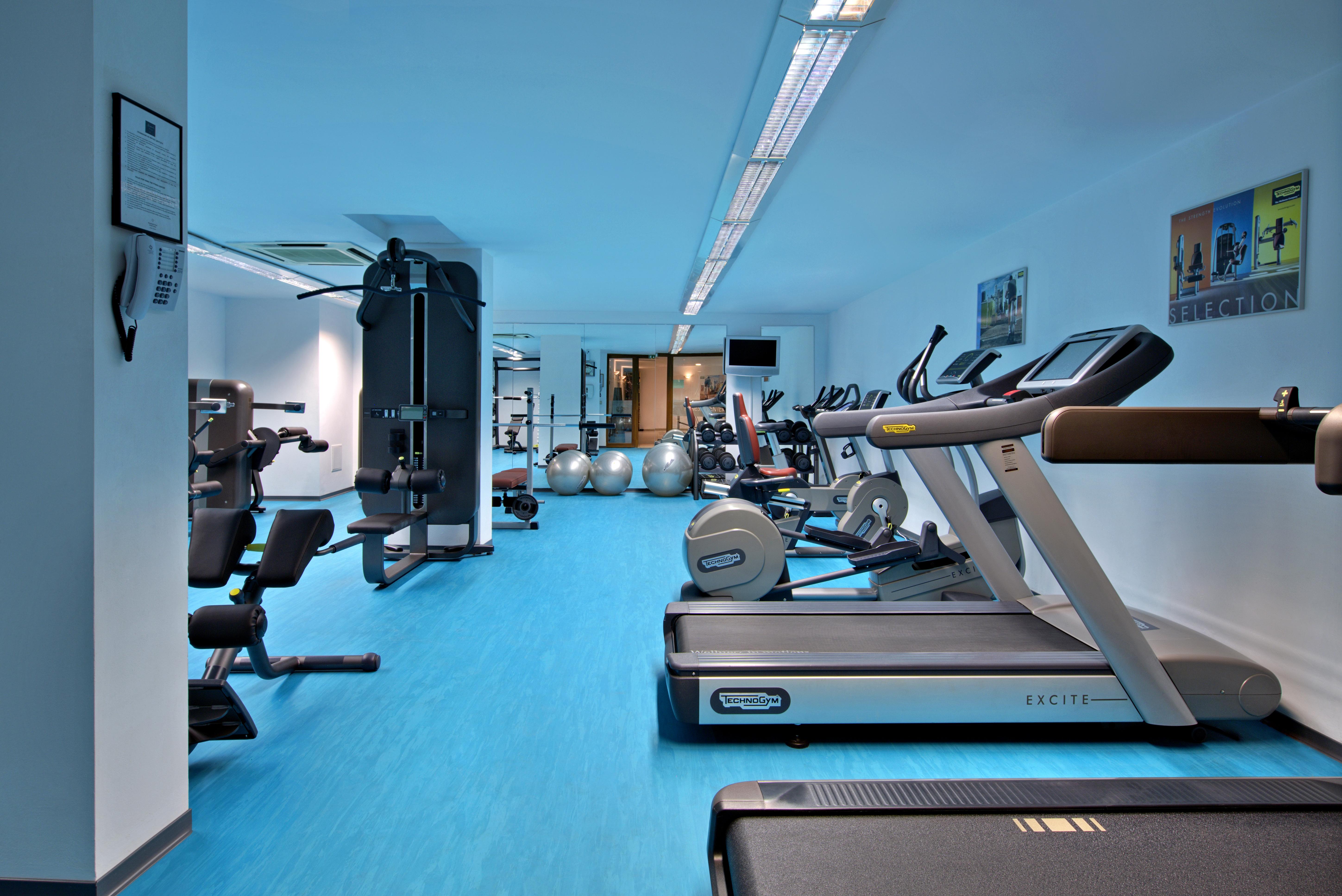 Kempinski Hotel Grand Arena Bansko Luaran gambar The gym at the hotel