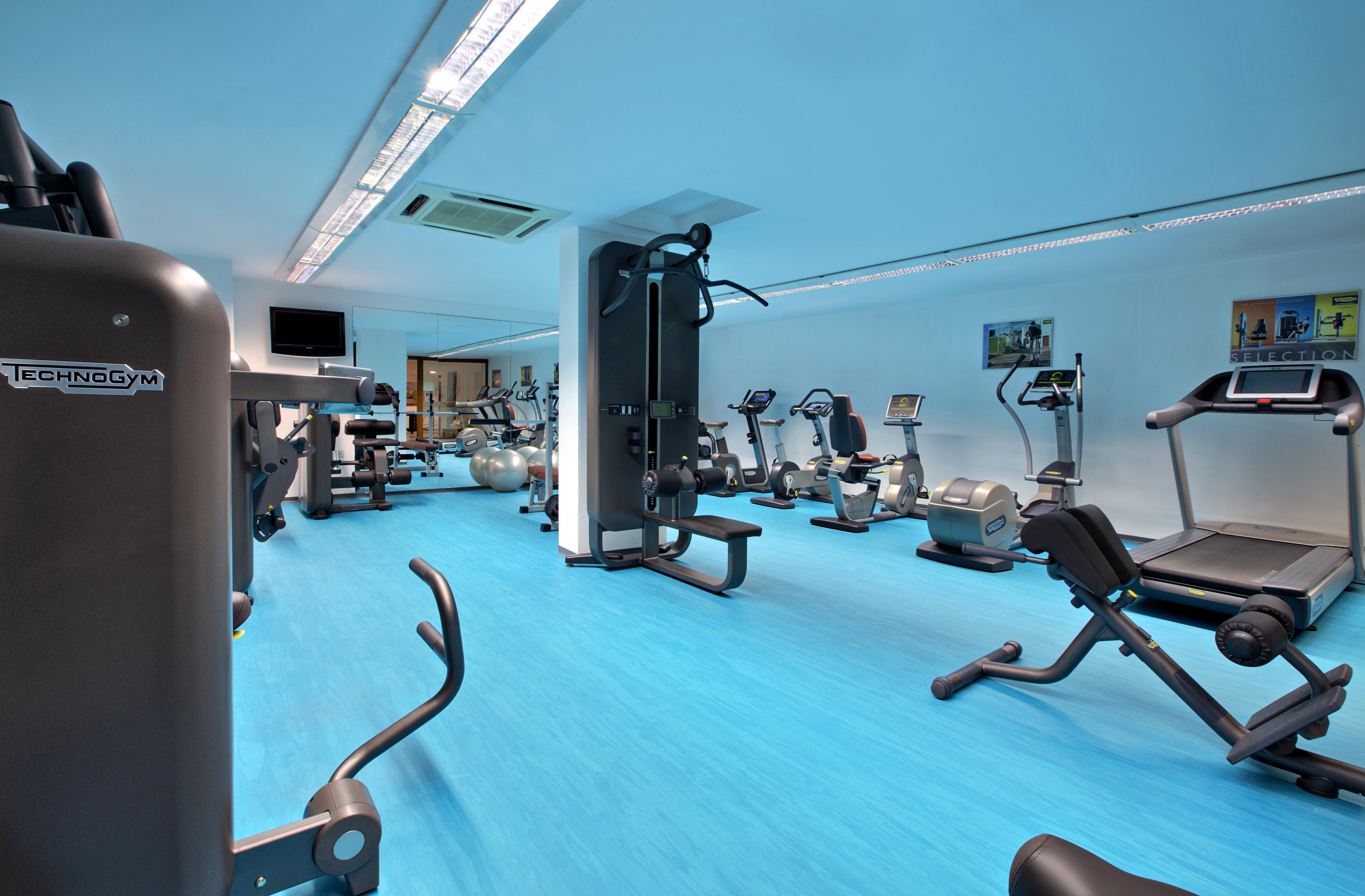 Kempinski Hotel Grand Arena Bansko Luaran gambar The gym at the hotel