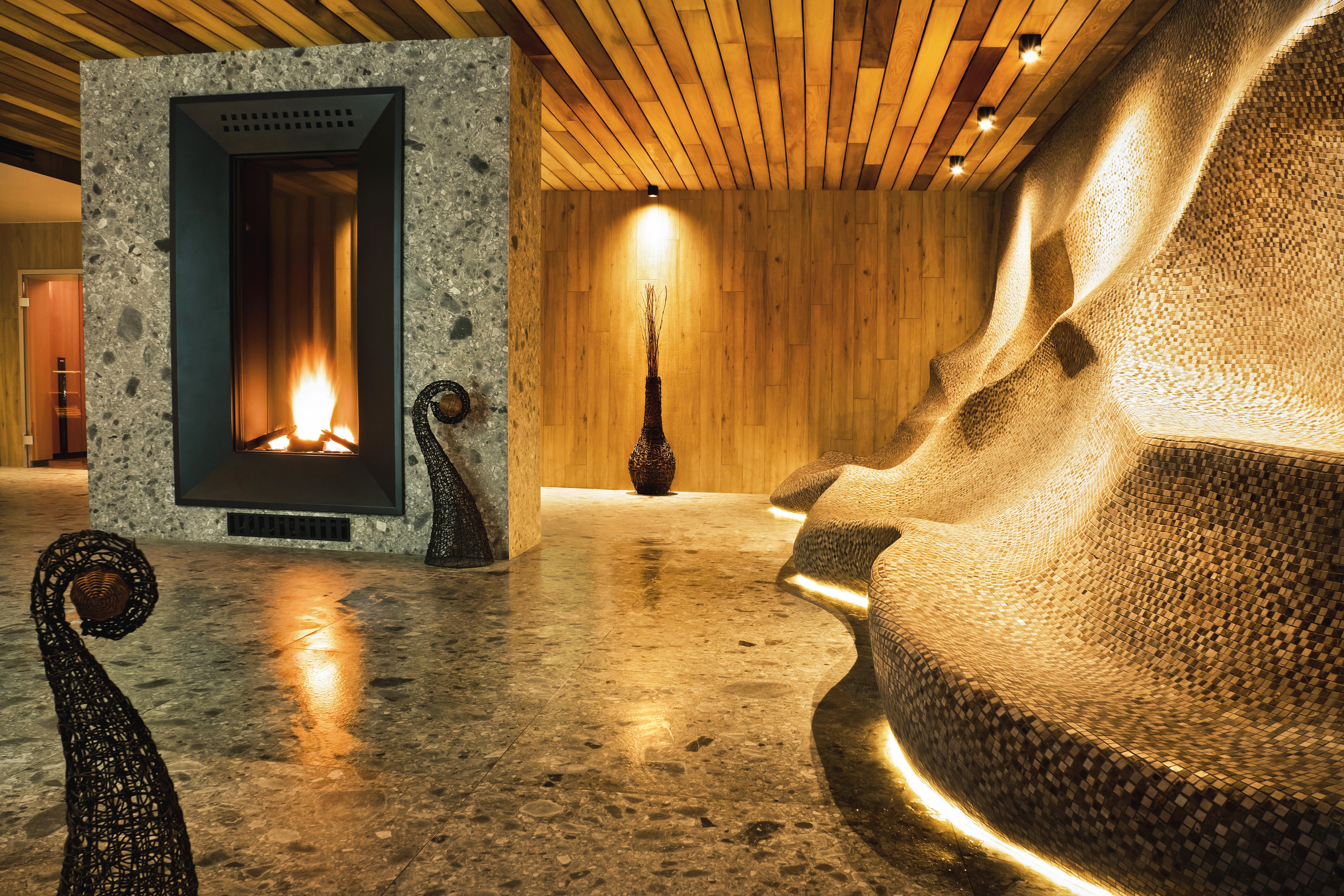 Kempinski Hotel Grand Arena Bansko Luaran gambar A modern spa